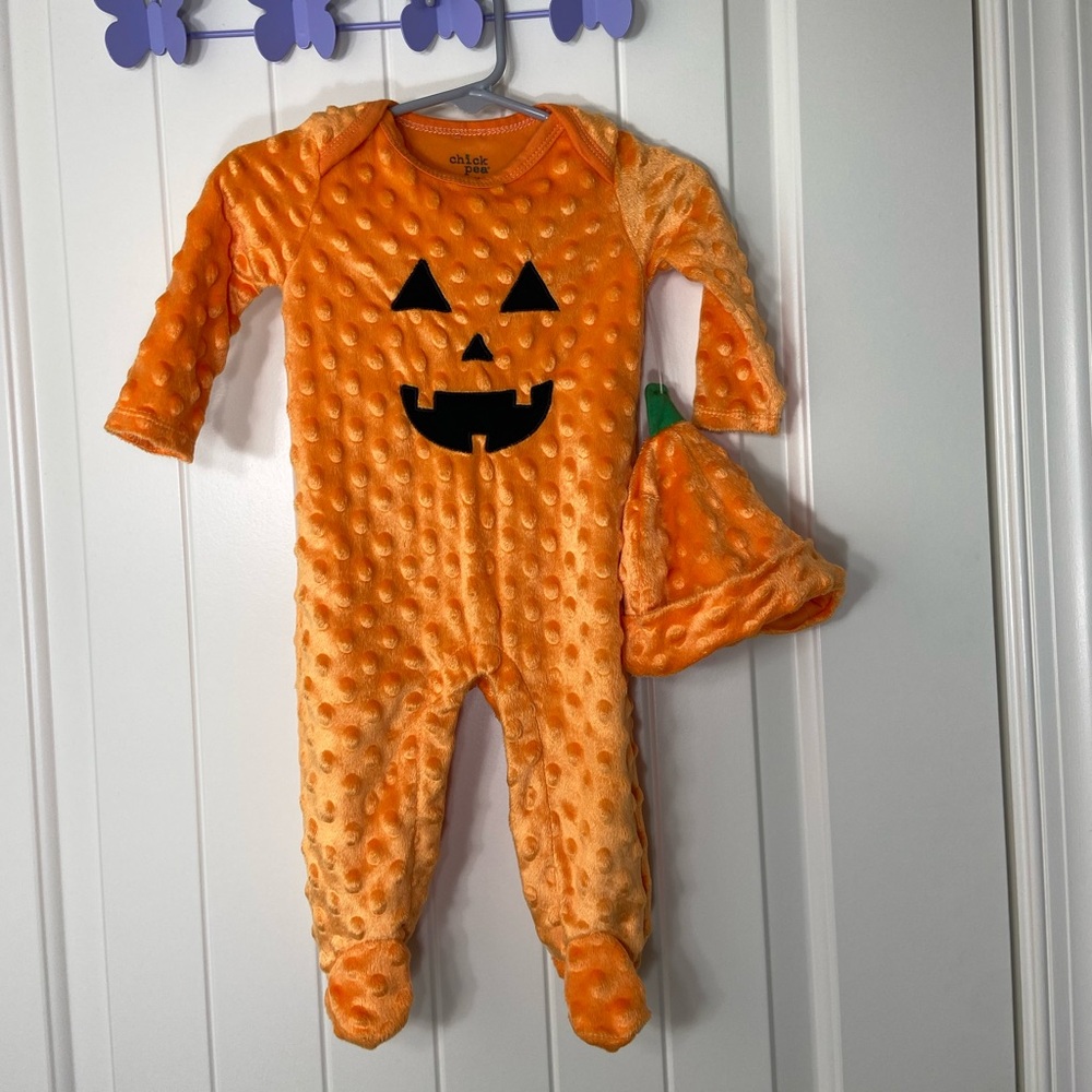 NWOT Chick pea baby unisex orange soft textured‎ pumpkin jumper hat matching set